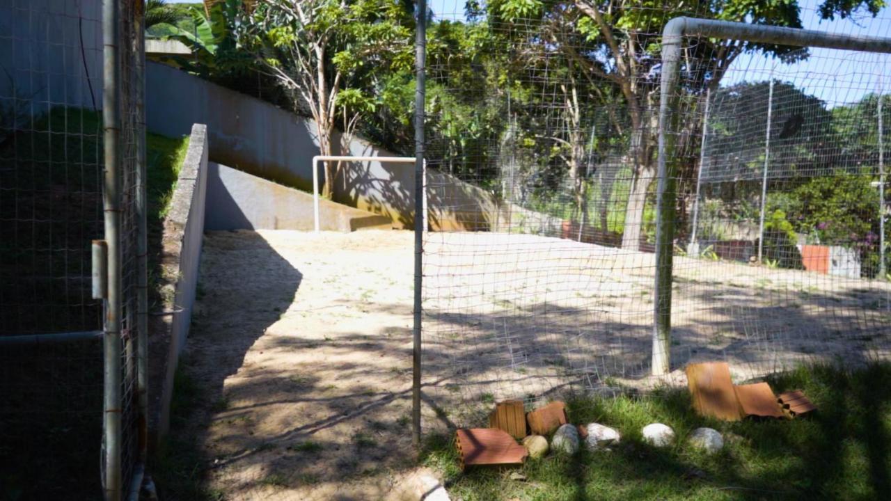 Belíssima Casa com extensa área externa - piscina, sauna, churrasqueira e campo de futebol - com 5 suítes e a 500 metros da Rua das Pedras Búzios Exterior foto