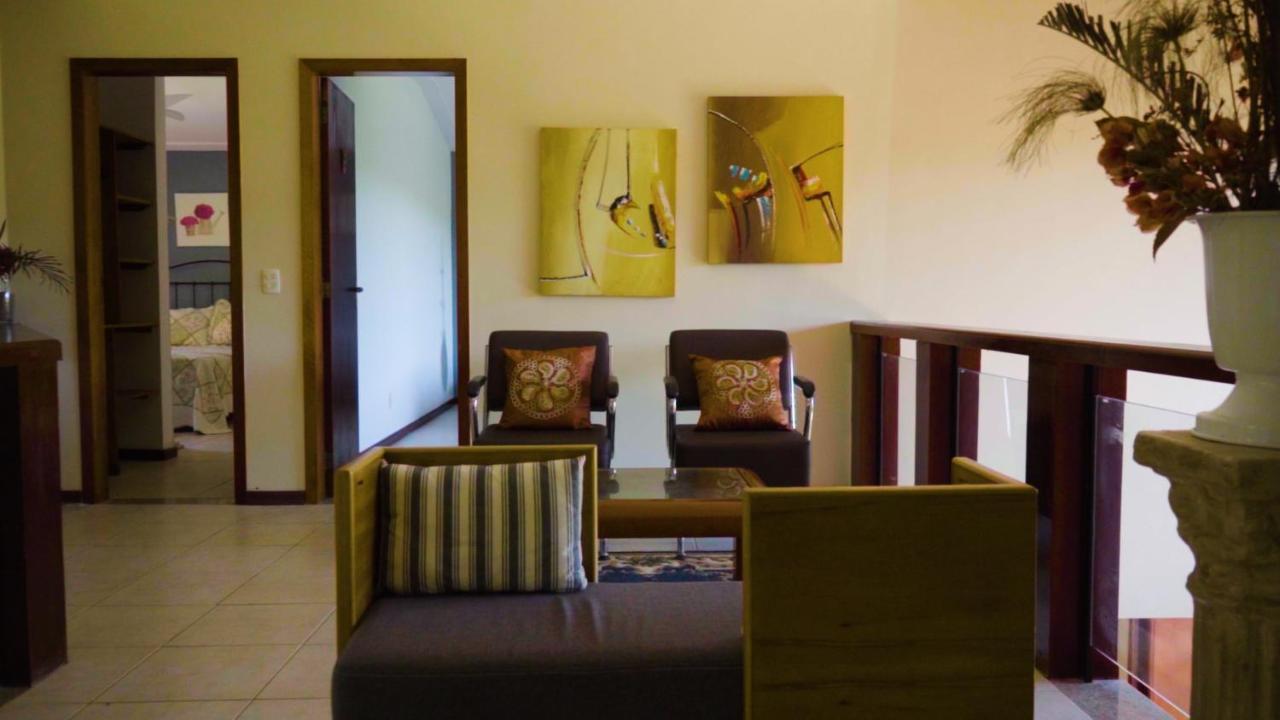 Belíssima Casa com extensa área externa - piscina, sauna, churrasqueira e campo de futebol - com 5 suítes e a 500 metros da Rua das Pedras Búzios Exterior foto